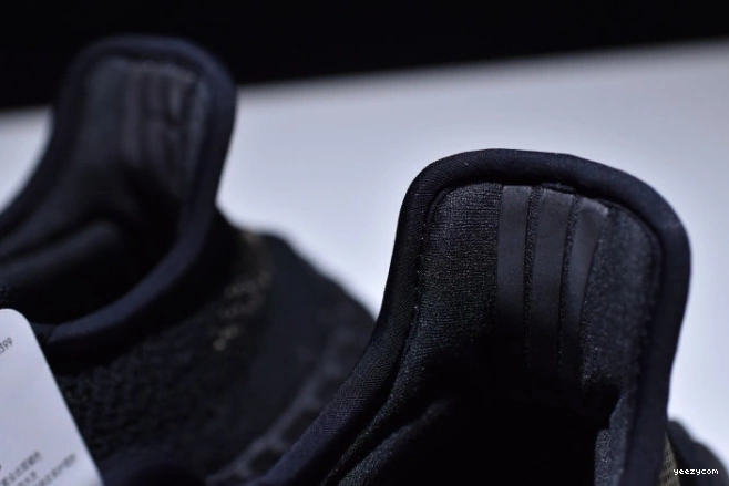 BY9611 Adidas Black Boost 350 V2 Green Core Yeezy 0801